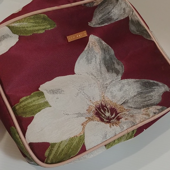 Ted Baker Floral Makeup Case - Picture 9 of 10